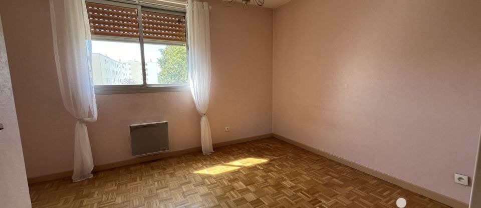 Appartement 4 pièces de 73 m² à Pont-Saint-Esprit (30130)