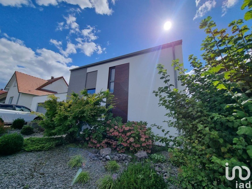 House 5 rooms of 126 m² in Sarreinsming (57905)