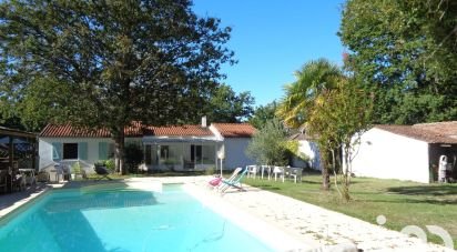 House 7 rooms of 170 m² in Fontcouverte (17100)