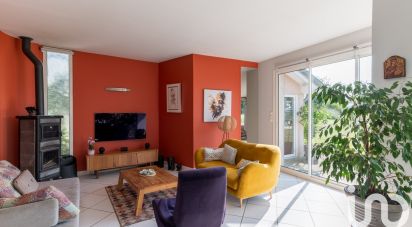 Maison 11 pièces de 217 m² à Dommartin (69380)