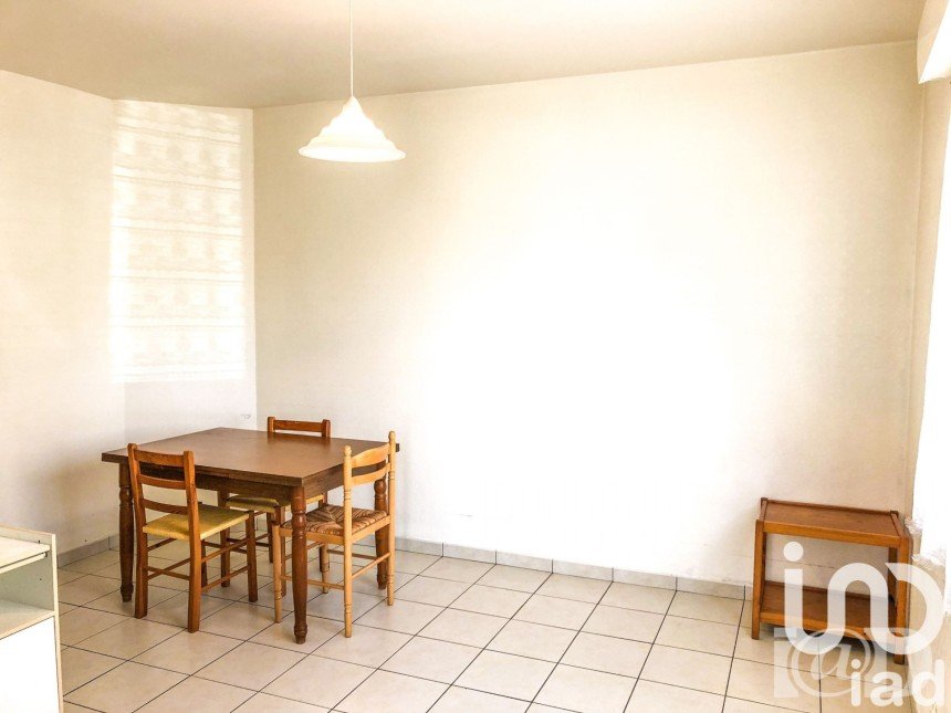 Studio 2 pièces de 26 m² à Essarts en Bocage (85140)