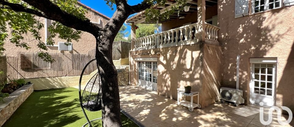 Traditional house 6 rooms of 121 m² in Fréjus (83600)