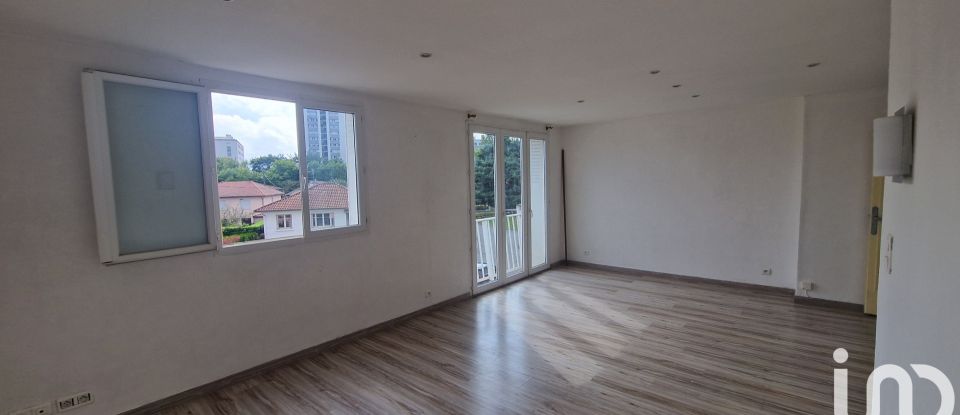 Apartment 2 rooms of 53 m² in Tarbes (65000)