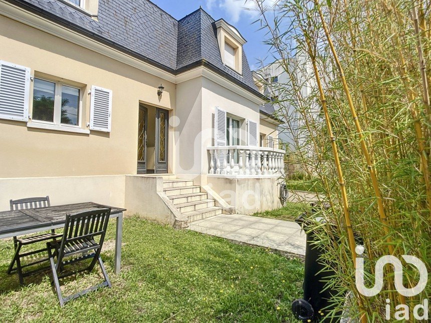 Maison 7 pièces de 170 m² à Saint-Maur-des-Fossés (94210)