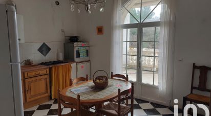 House 7 rooms of 209 m² in Venasque (84210)