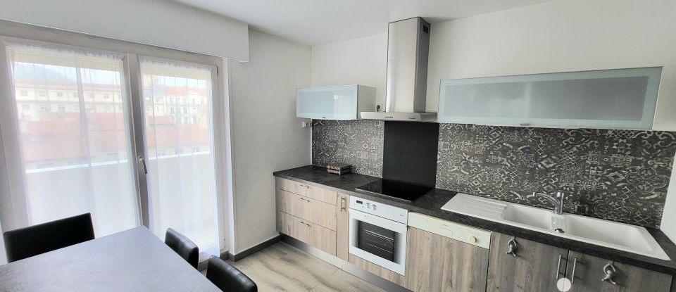 Appartement 3 pièces de 81 m² à Saint-Étienne (42000)