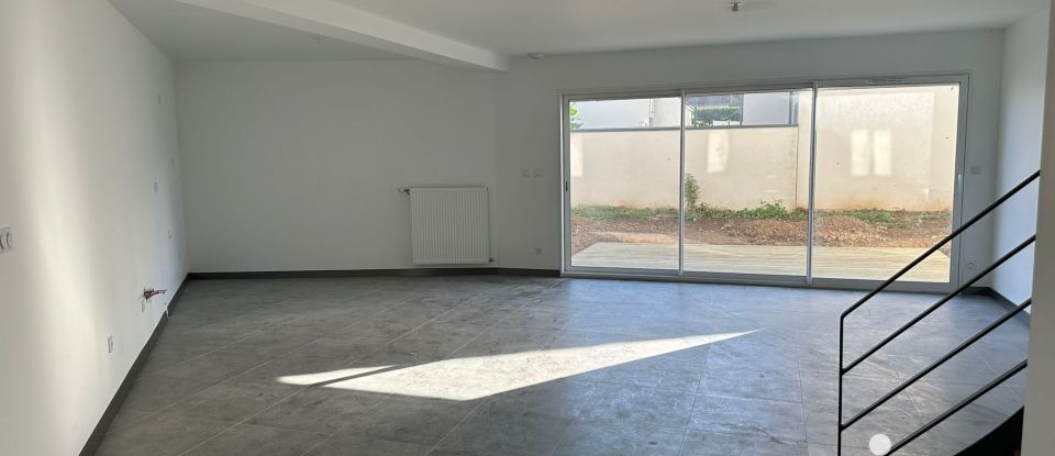 Maison 5 pièces de 92 m² à Hubert-Folie (14540)