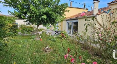 House 6 rooms of 140 m² in Le Gué-d'Alleré (17540)