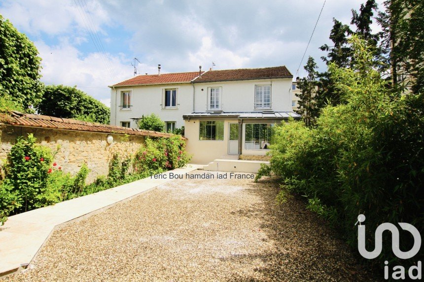 Maison traditionnelle 7 pièces de 148 m² à Fontainebleau (77300)