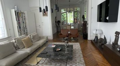 Maison 9 pièces de 243 m² à La Madeleine (59110)