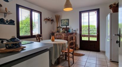 Maison traditionnelle 5 pièces de 75 m² à Queaux (86150)