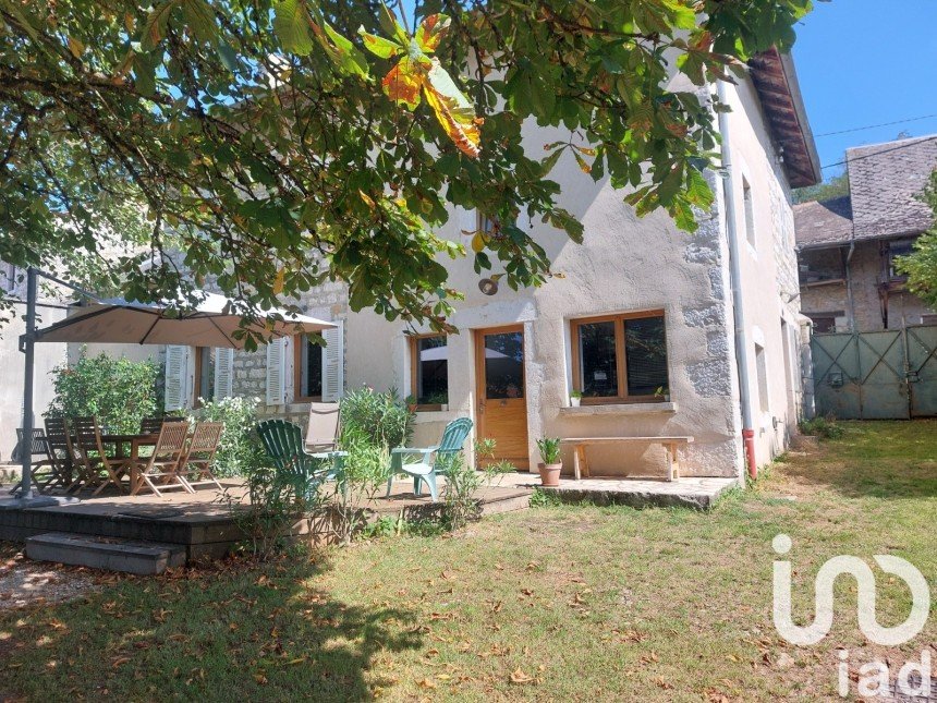 Maison 7 pièces de 180 m² à Saint-Martin-de-Bavel (01510)