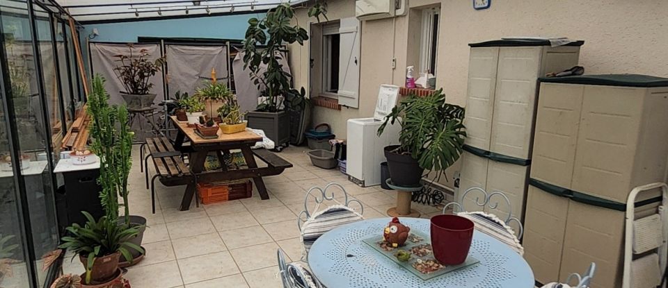 House 8 rooms of 228 m² in Séris (41500)