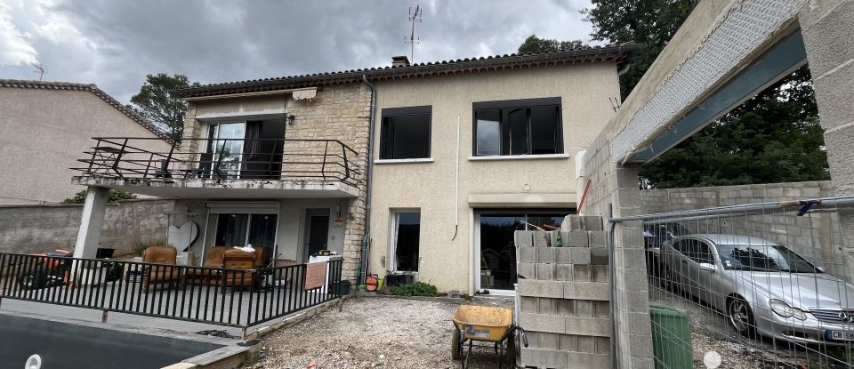 House 9 rooms of 156 m² in Bagnols-sur-Cèze (30200)