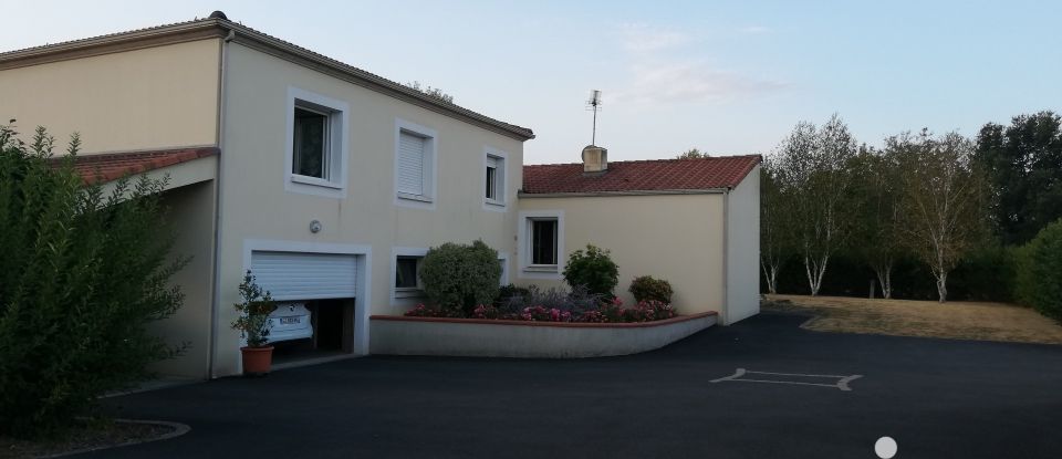 House 7 rooms of 167 m² in La Rabatelière (85250)