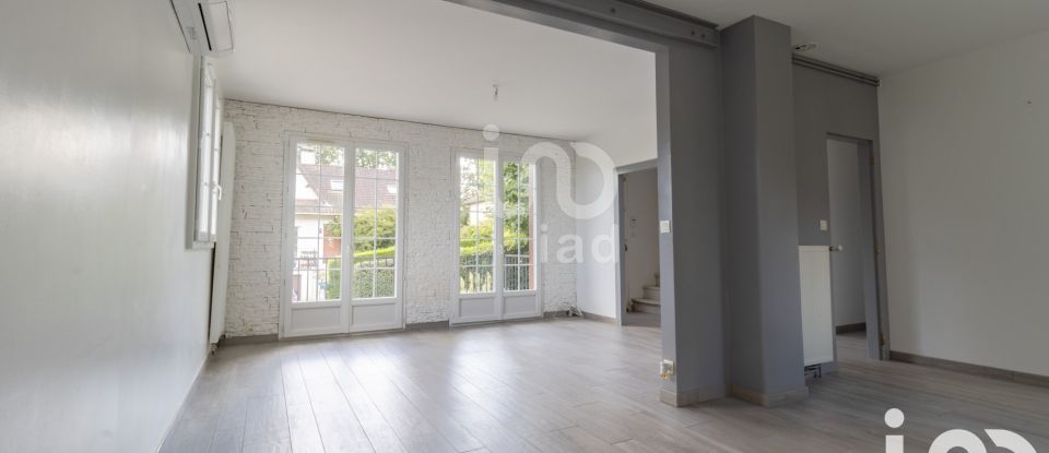 Pavillon 6 pièces de 122 m² à Saint-Germain-de-la-Grange (78640)