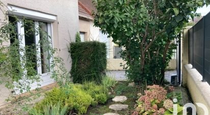 Traditional house 7 rooms of 151 m² in Pontault-Combault (77340)