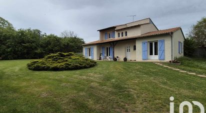 Maison de campagne 5 pièces de 151 m² à Romagne (86700)