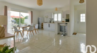 House 4 rooms of 80 m² in Sablonceaux (17600)