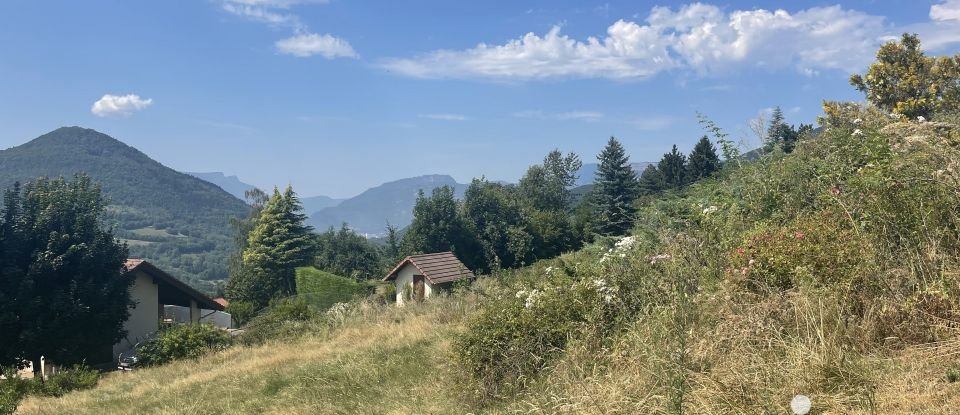 Land of 780 m² in Saint-Martin-d'Uriage (38410)