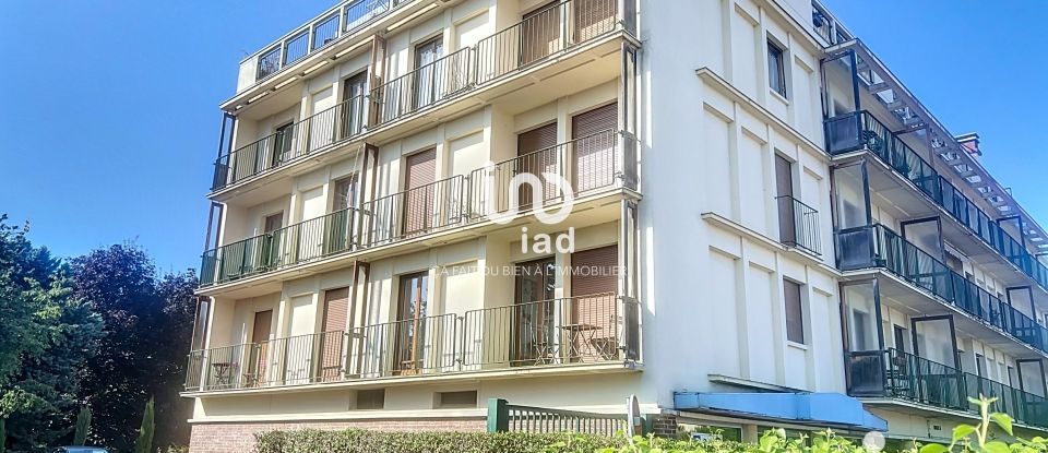 Apartment 4 rooms of 70 m² in Le Plessis-Bouchard (95130)