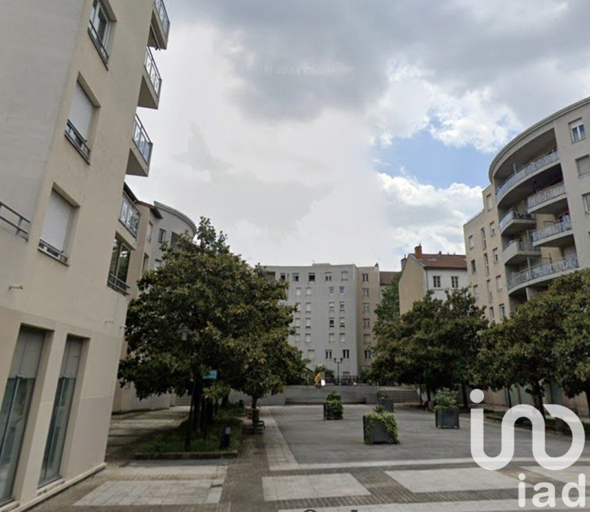 Parking/garage/box de 14 m² à Villeurbanne (69100)