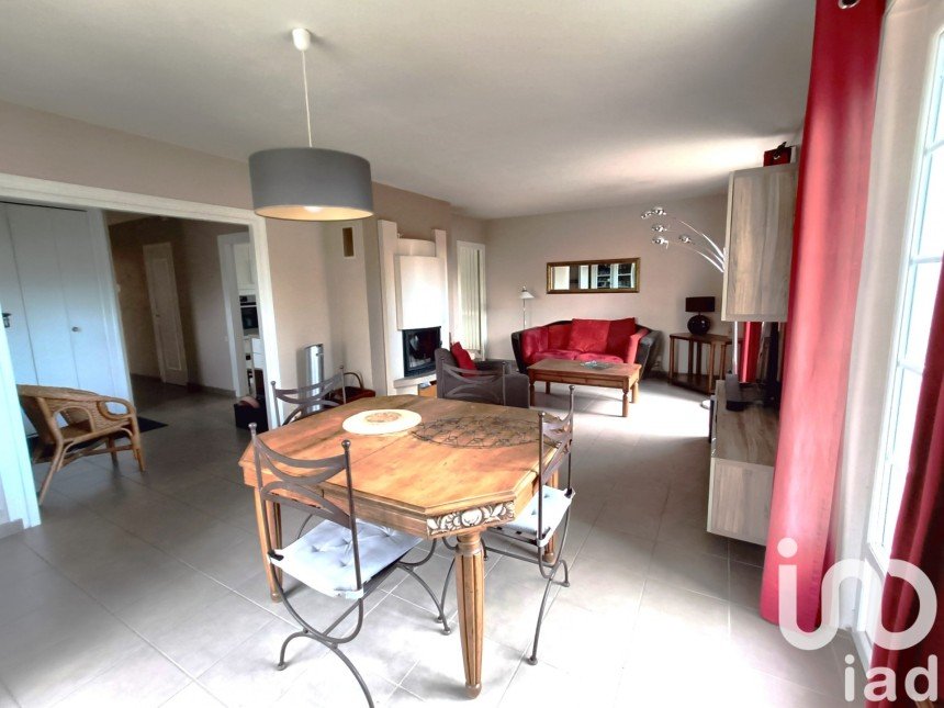 Maison 5 pièces de 180 m² à Saint-Galmier (42330)