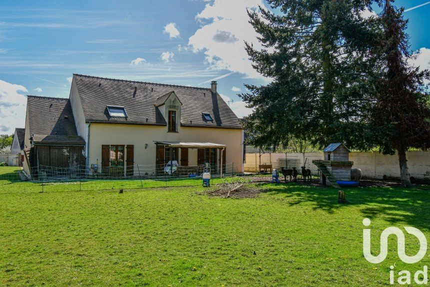 Maison traditionnelle 7 pièces de 175 m² à Bréval (78980)