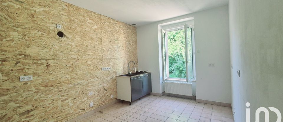 Town house 7 rooms of 135 m² in Fougères (35300)