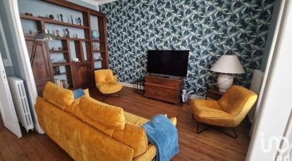 House 6 rooms of 220 m² in Chalais (16210)