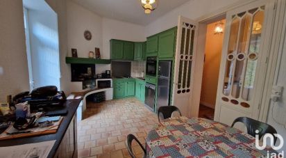 House 6 rooms of 220 m² in Chalais (16210)