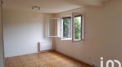 Studio 1 room of 41 m² in Chauffailles (71170)