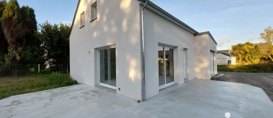 Pavilion 6 rooms of 103 m² in Folligny (50320)