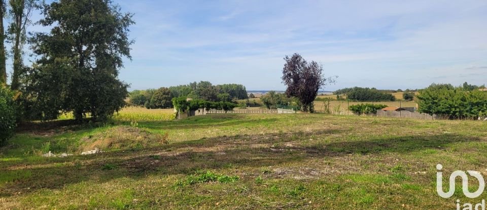 Land of 1,557 m² in Saint-Jouin-de-Marnes (79600)