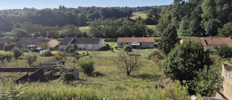 Maison 4 pièces de 82 m² à Saint-Pierre-d'Exideuil (86400)