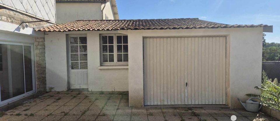 Maison 4 pièces de 82 m² à Saint-Pierre-d'Exideuil (86400)