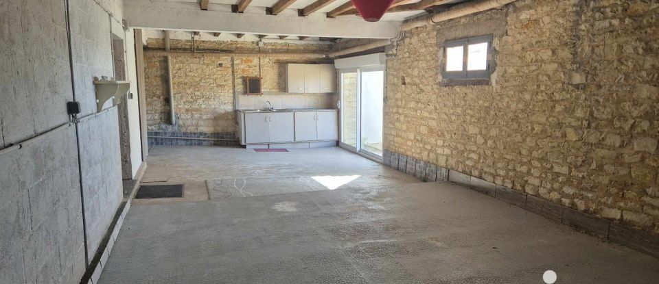 Maison 4 pièces de 82 m² à Saint-Pierre-d'Exideuil (86400)