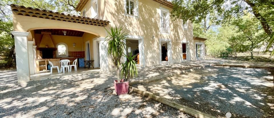 Maison traditionnelle 5 pièces de 140 m² à Seillans (83440)