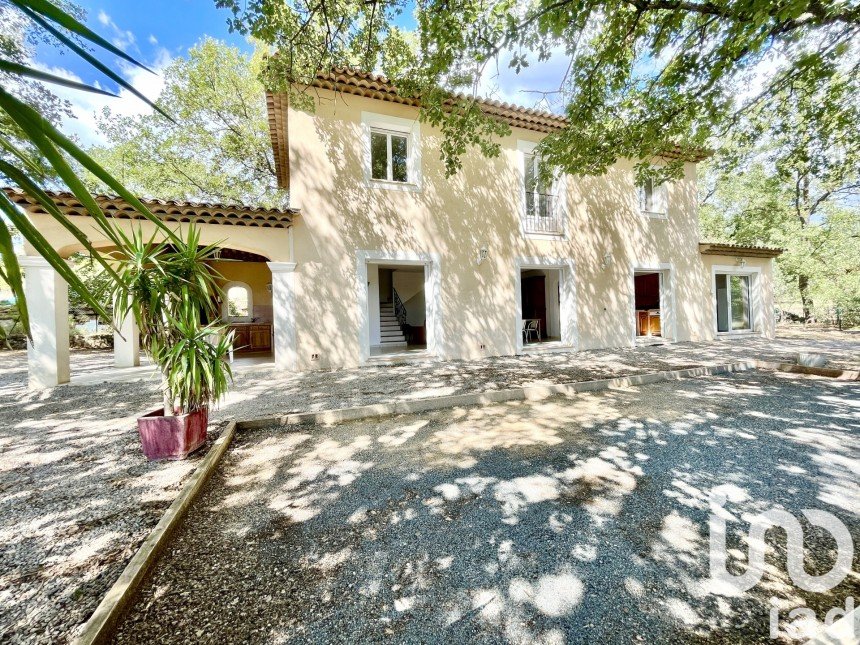 Maison traditionnelle 5 pièces de 140 m² à Seillans (83440)