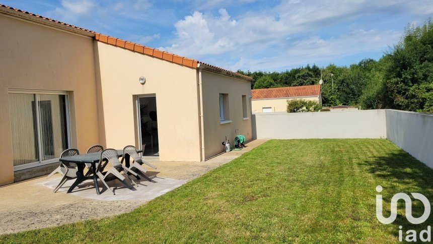 Maison 6 pièces de 104 m² à Cholet (49300)