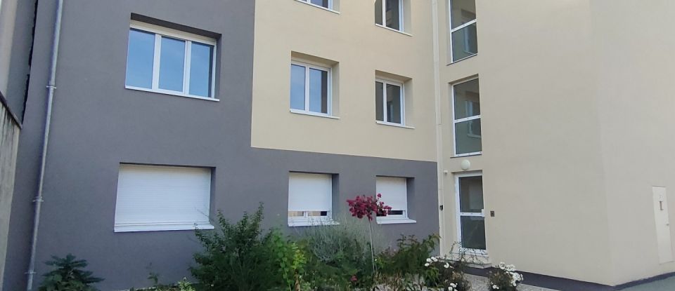 Apartment 3 rooms of 53 m² in Angers (49100)