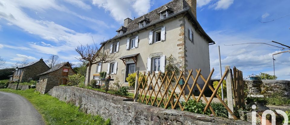 Maison de campagne 5 pièces de 124 m² à Le Fel (12140)