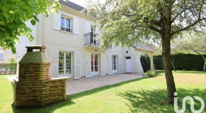 Traditional house 8 rooms of 166 m² in Saint-Rémy-lès-Chevreuse (78470)