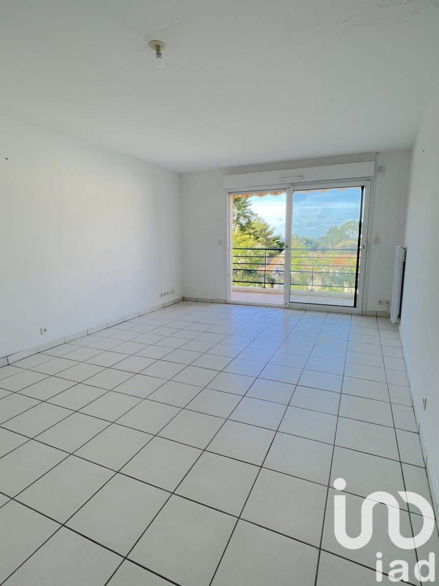 Appartement 4 pièces de 65 m² à - (85180)