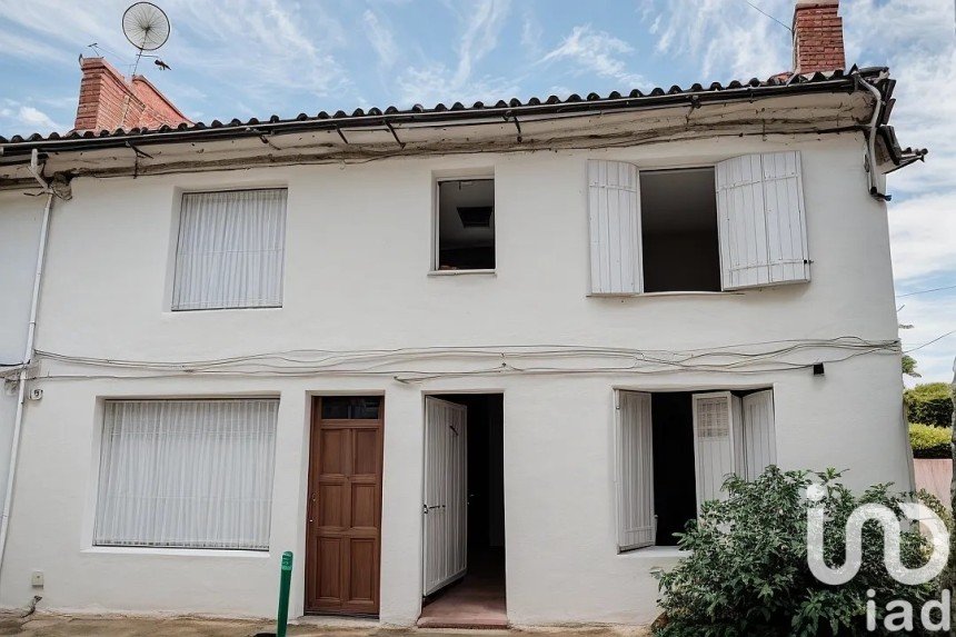 Maison traditionnelle 8 pièces de 201 m² à Saint-Seurin-sur-l'Isle (33660)