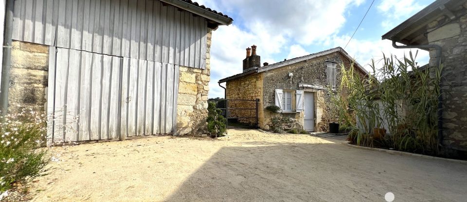 Maison de campagne 4 pièces de 100 m² à Bazac (16210)