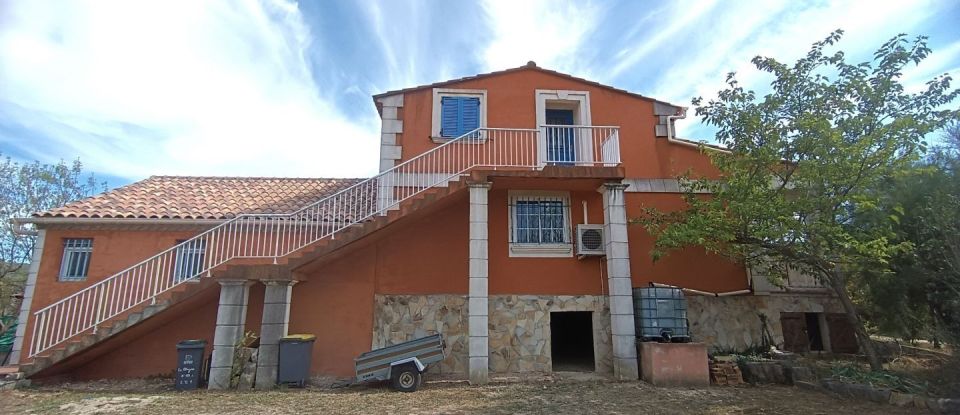 House 8 rooms of 220 m² in Rocbaron (83136)