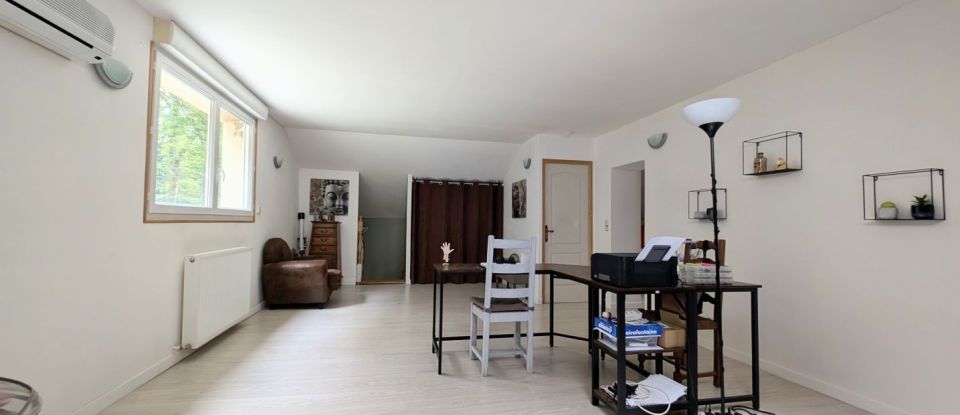 Maison 8 pièces de 178 m² à Saint-Hilaire-les-Andrésis (45320)