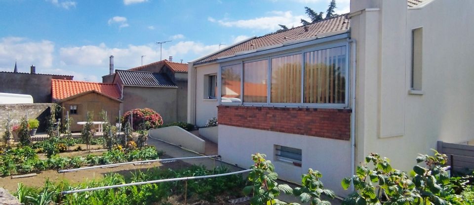 Maison traditionnelle 5 pièces de 94 m² à BEAUPRÉAU (49600)