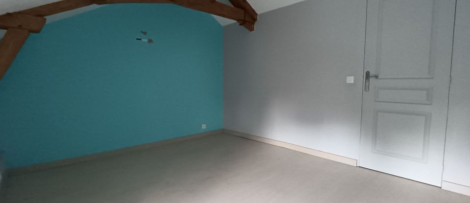 Maison 7 pièces de 175 m² à Luzay (79100)